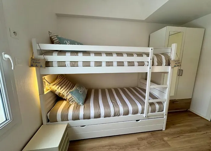 Appartement Entre Mer&piscine Maison Familiale Pour 6